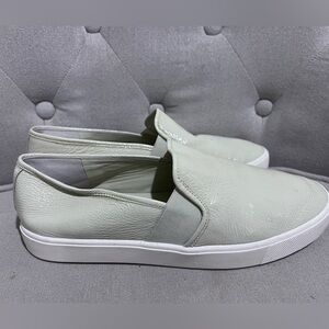 Like New, VINCE slip on sneaker “Blair” in moonlight. (white) Size 9.5.